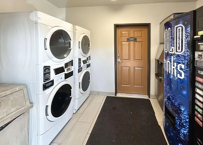 Studio 6 Corona, Ca West